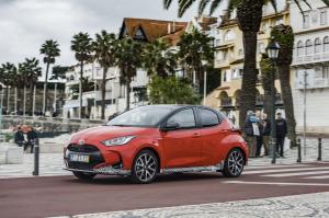 Toyota Yaris Hybrid 2020 года  (WW)